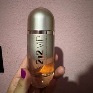 Carolina herrera rose